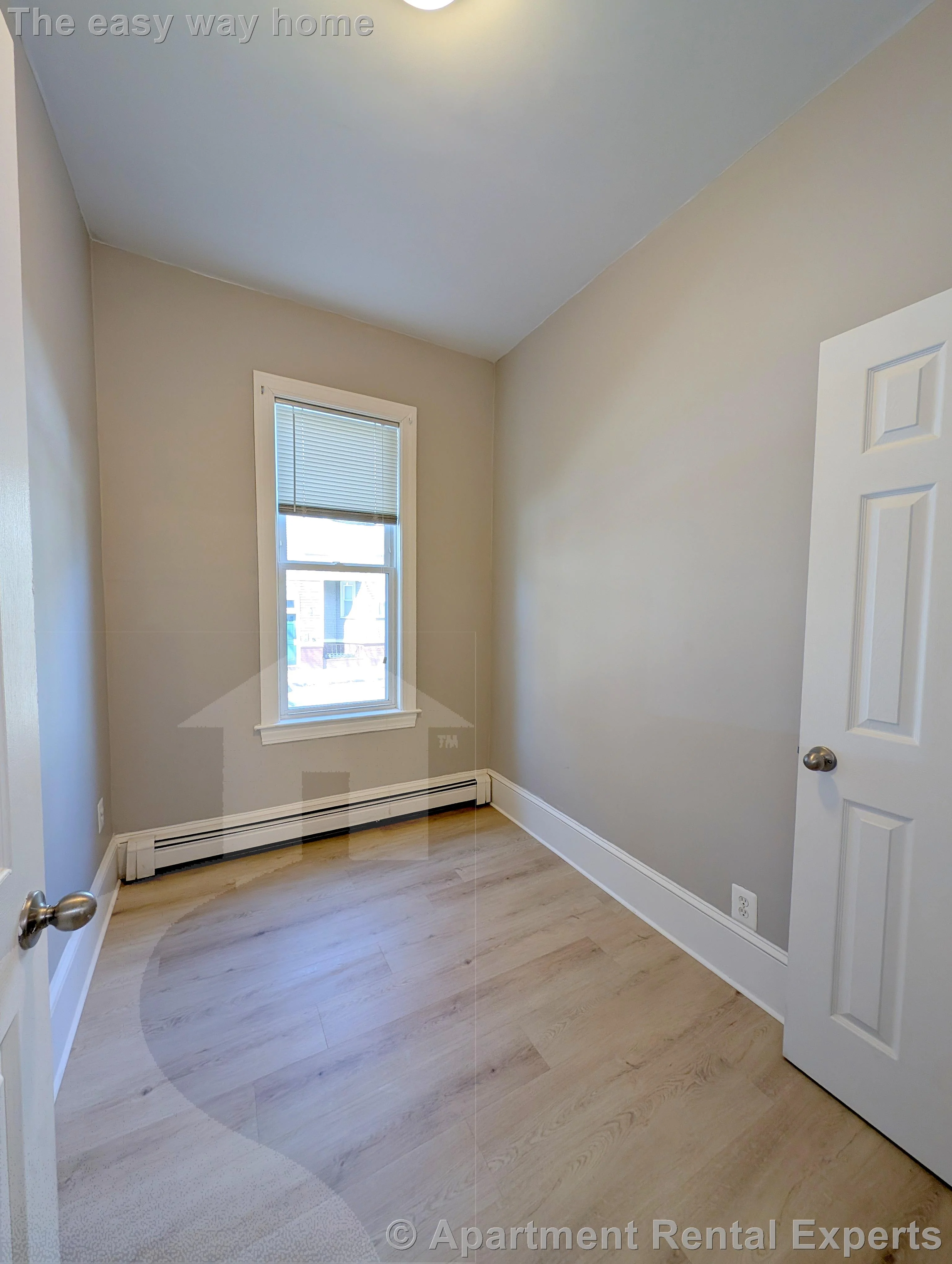 3 bed, 1 bath apartment for rent at 254 Windsor St Unit 1R, Central Square — photo 5 of 16