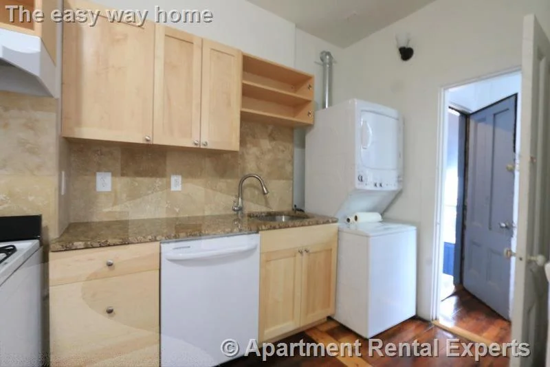 2 bed, 1 bath apartment for rent at 254 Windsor St Unit 2R, Central Square — photo 2 of 12