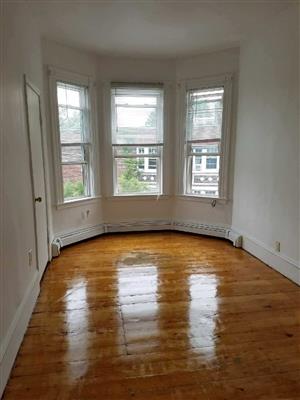 2 bed, 1 bath apartment for rent at 254 Windsor St Unit 3, The Port — photo 2 of 10