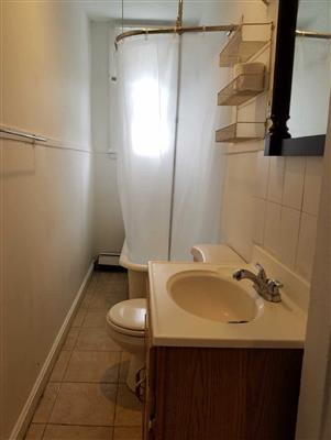 2 bed, 1 bath apartment for rent at 254 Windsor St Unit 3, The Port — photo 4 of 10