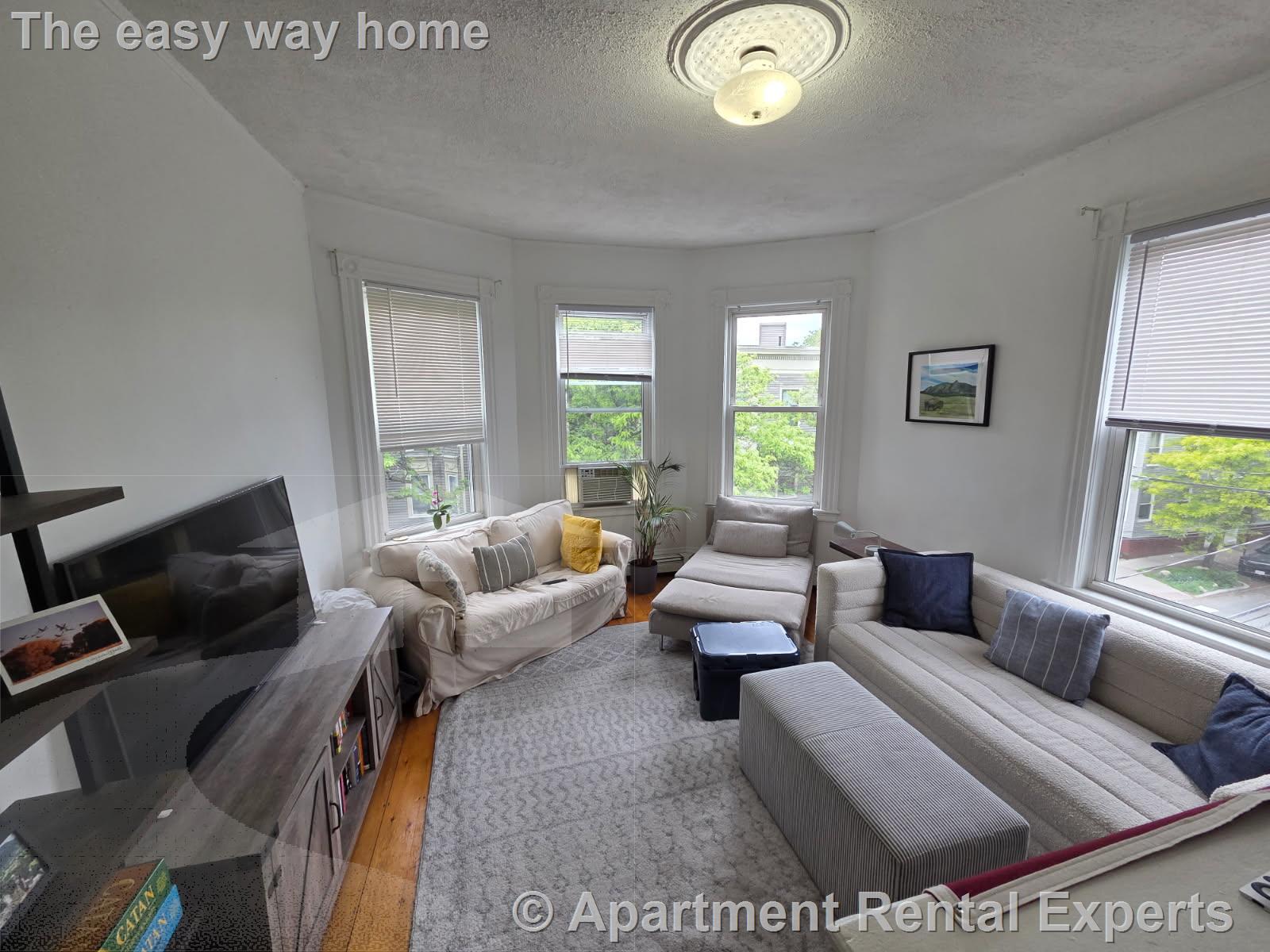 3 bed, 1 bath apartment for rent at 254 Windsor St Unit 3L, Central Square — photo 1 of 7