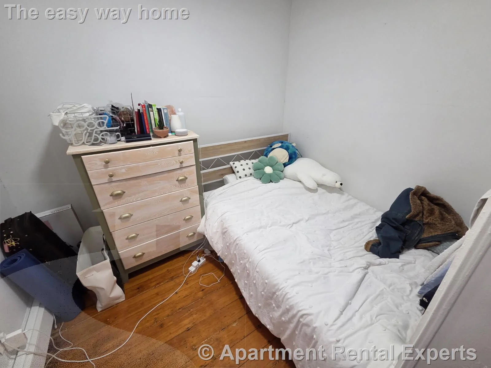 3 bed, 1 bath apartment for rent at 254 Windsor St Unit 3R, Central Square — photo 3 of 8
