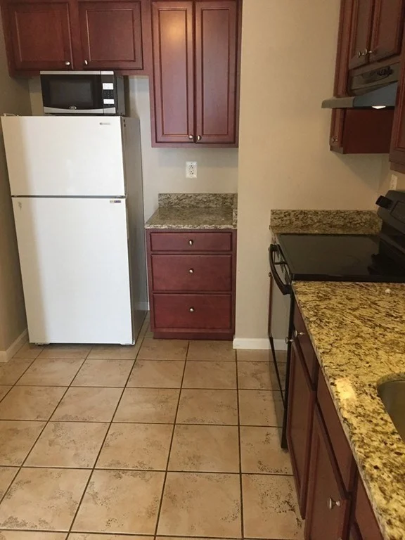 2 bed, 1 bath apartment for rent at 255 Boston Ave Unit 2, Tufts University — photo 3 of 14