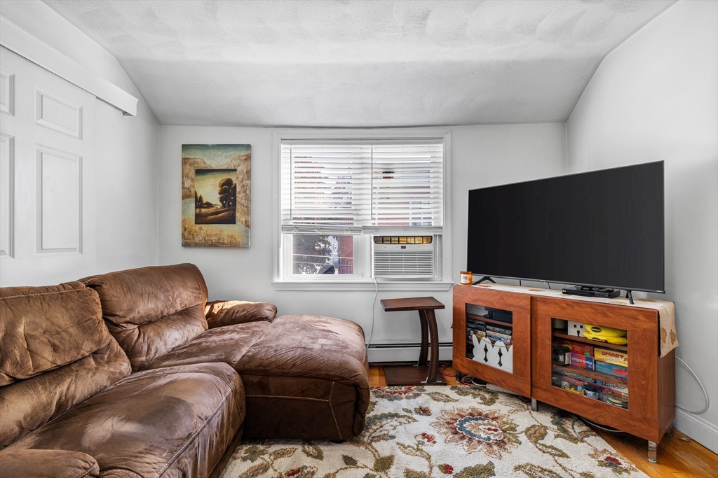 3 bed, 1 bath apartment for rent at 255 Central Unit 2, Medford — photo 7 of 15