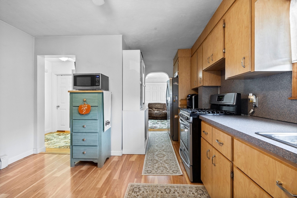3 bed, 1 bath apartment for rent at 255 Central Unit 2, Medford — photo 4 of 15