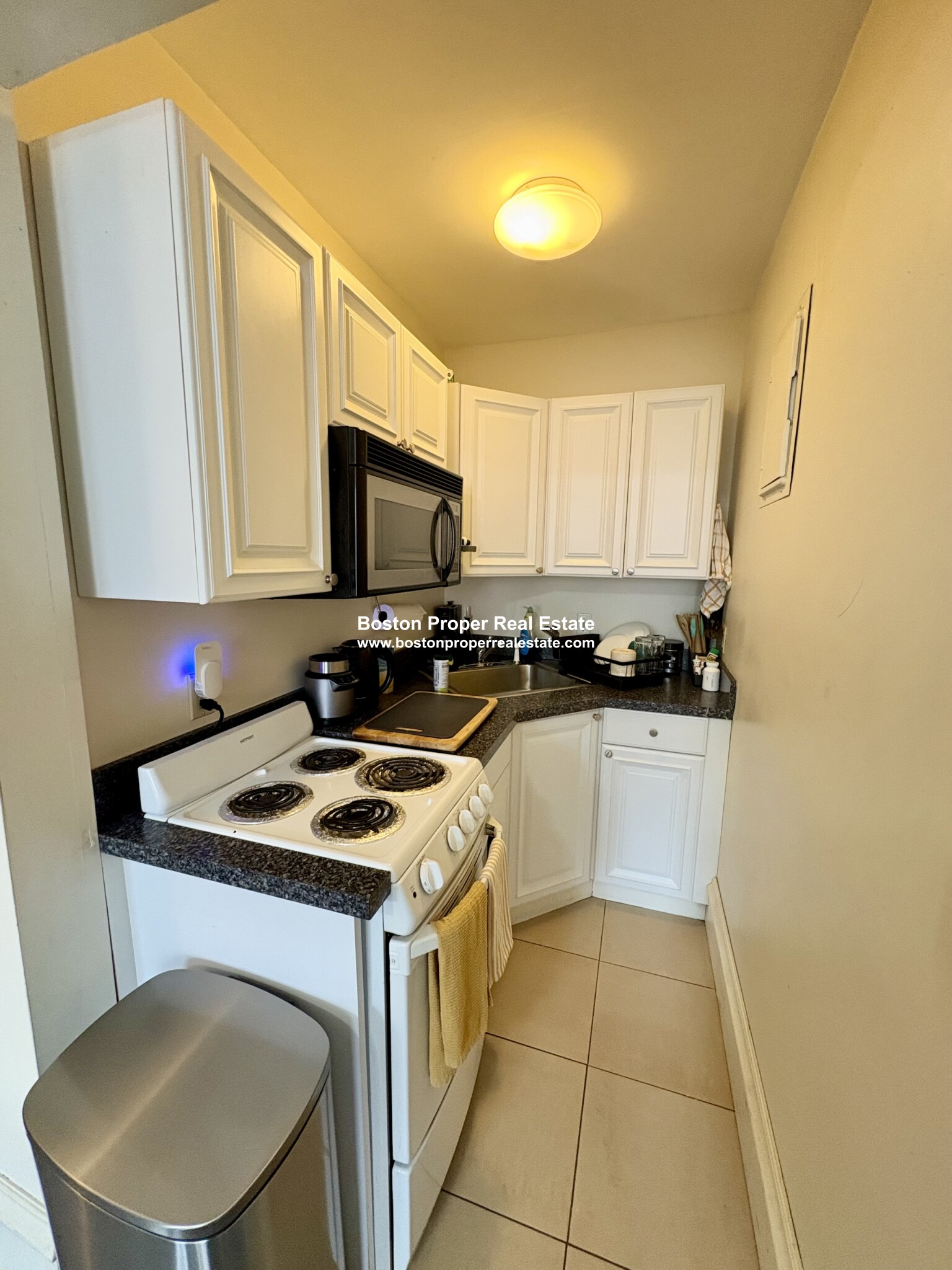 1 bed, 1 bath apartment for rent at 255 Newbury St Unit 3R, Back Bay — photo 2 of 7