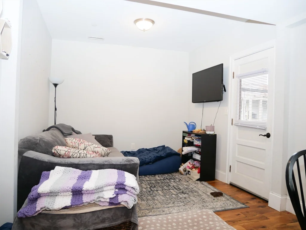 4 bed, 2 bath apartment for rent at 255 Paris Unit 2, East Boston — photo 4 of 13