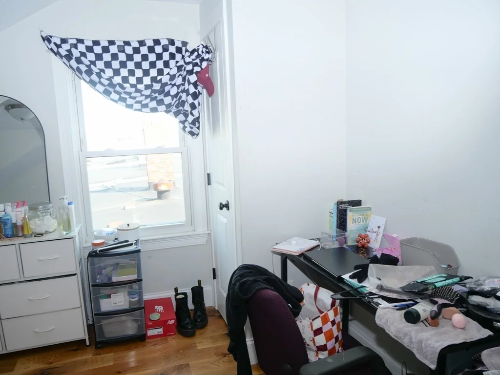 5 bed, 3 bath apartment for rent at 255 Paris Unit 3, East Boston — photo 14 of 17