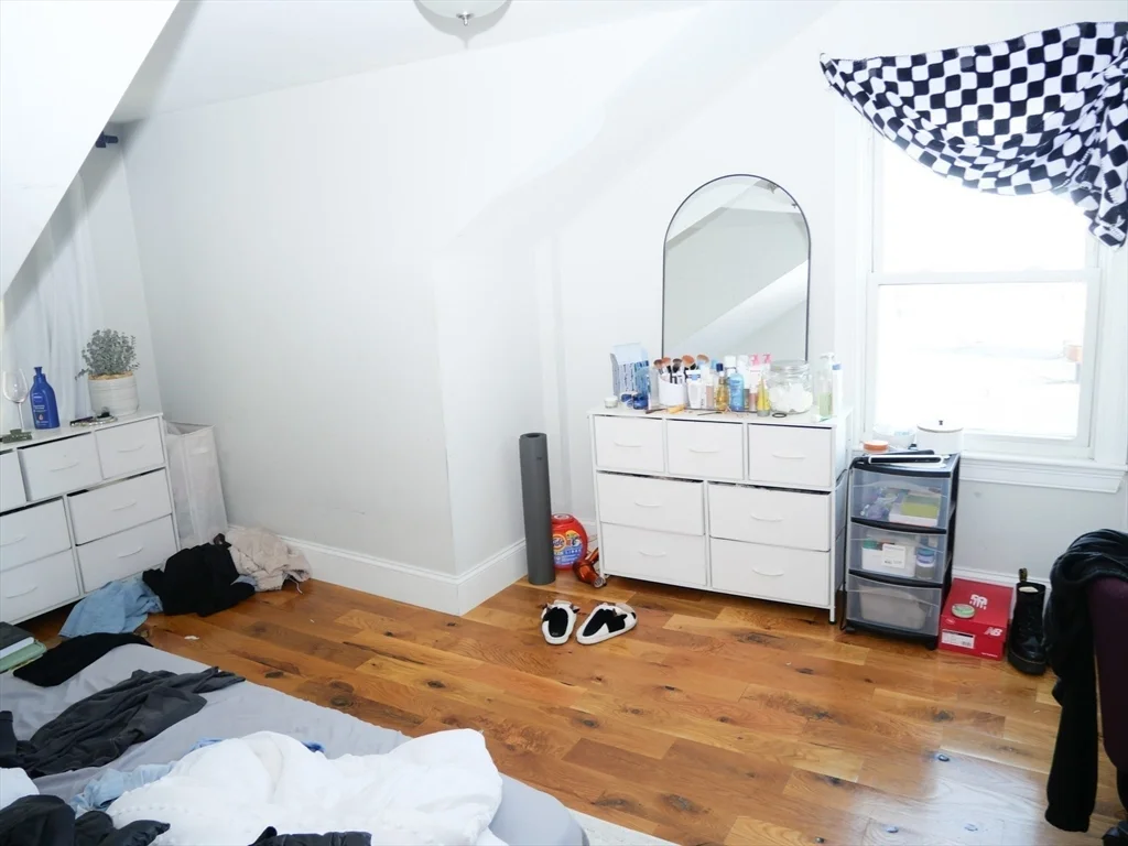 5 bed, 3 bath apartment for rent at 255 Paris Unit 3, East Boston — photo 15 of 17