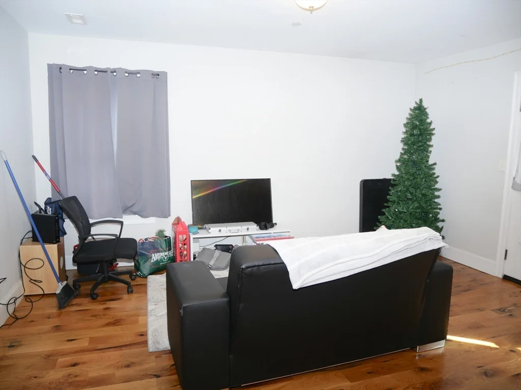 5 bed, 3 bath apartment for rent at 255 Paris Unit 3, East Boston — photo 2 of 17