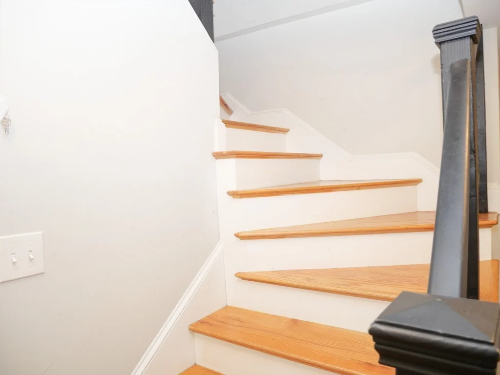 5 bed, 3 bath apartment for rent at 255 Paris Unit 3, East Boston — photo 10 of 17