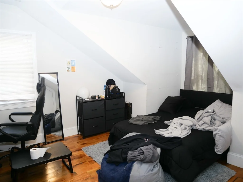 5 bed, 3 bath apartment for rent at 255 Paris Unit 3, East Boston — photo 13 of 17