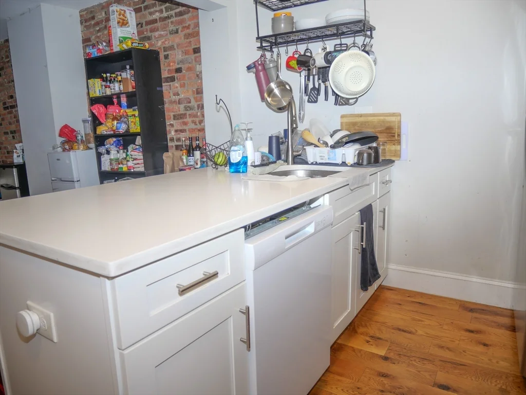 5 bed, 3 bath apartment for rent at 255 Paris Unit 3, East Boston — photo 3 of 17