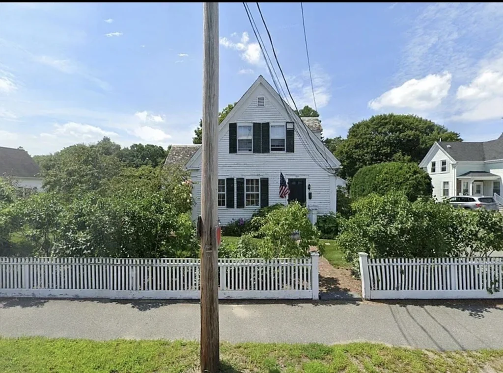 2 bed, 2 bath apartment for rent at 255 Plymouth St Unit 2, Abington