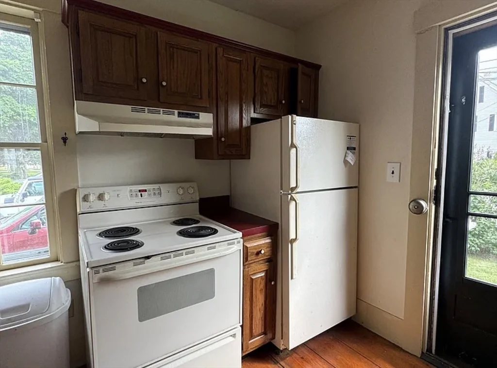 2 bed, 2 bath apartment for rent at 255 Plymouth St Unit 2, Abington — photo 3 of 6