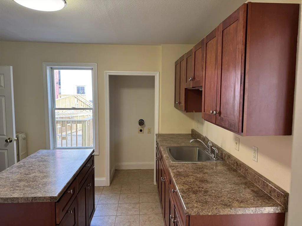 3 bed, 1 bath apartment for rent at 255 River St Unit 1, Zip 01832 — photo 7 of 22