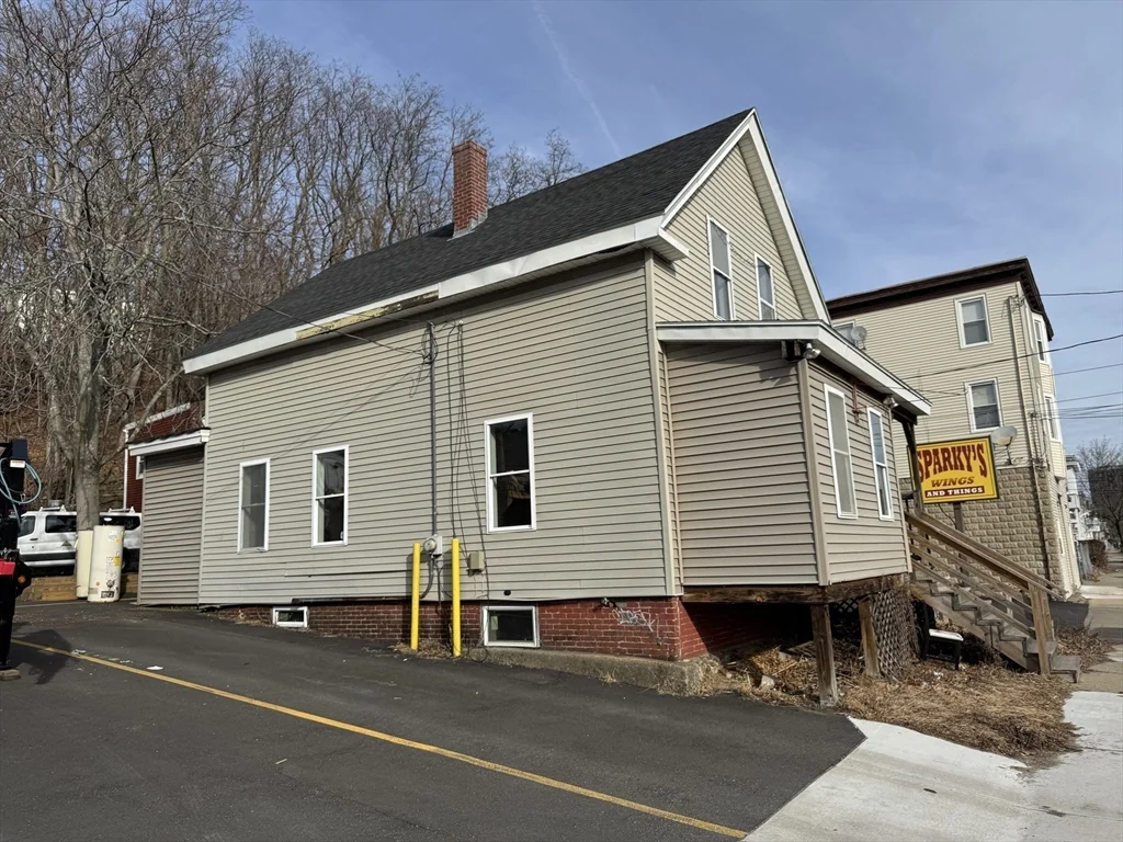3 bed, 1 bath apartment for rent at 255 River St Unit 1, Zip 01832 — photo 19 of 22