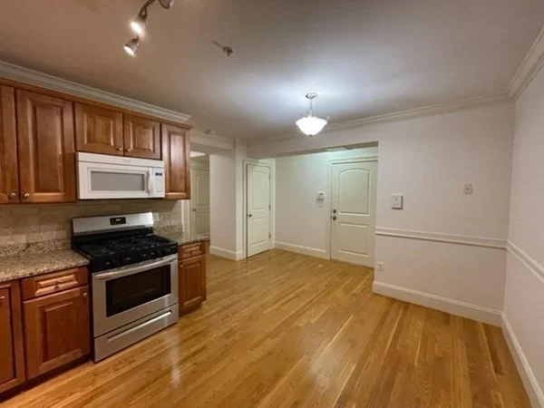 2 bed, 2 bath apartment for rent at 255 Winter Unit 304, Waltham — photo 3 of 13
