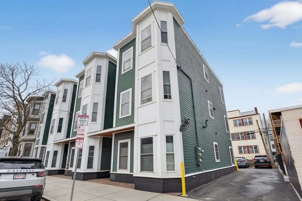 2 bed, 1 bath apartment for rent at 256 Bremen St Unit 3, East Boston — photo 14 of 14