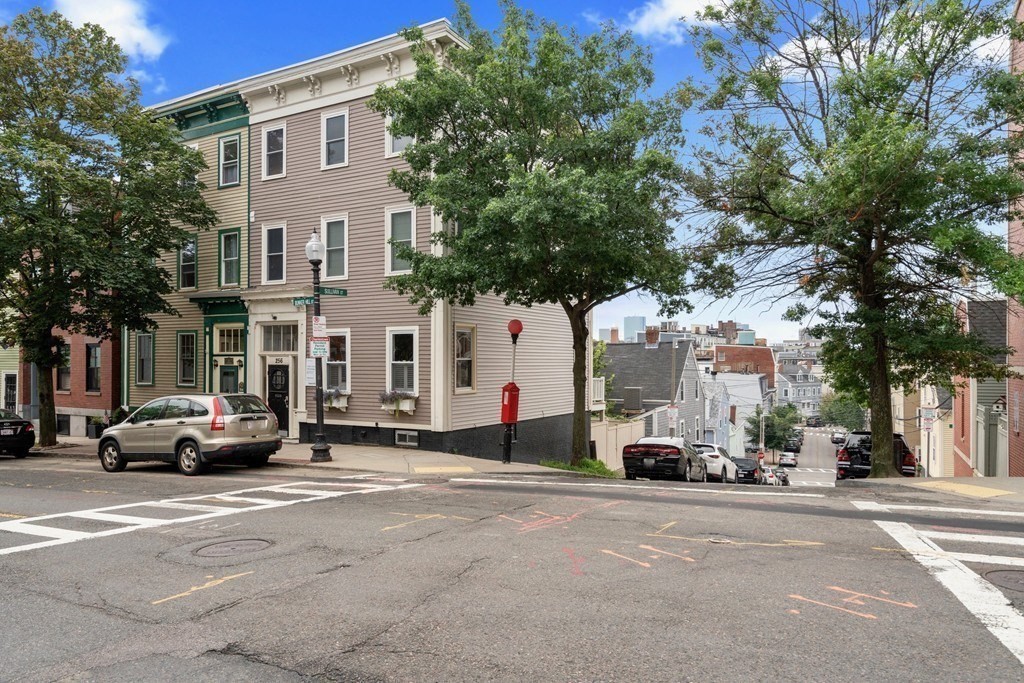 1 bed, 1 bath apartment for rent at 256 Bunker Hill St Unit 2, Charlestown — photo 11 of 11