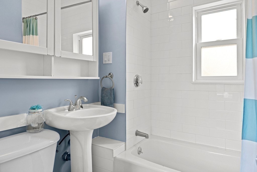 1 bed, 1 bath apartment for rent at 256 Bunker Hill St Unit 2, Charlestown — photo 9 of 11
