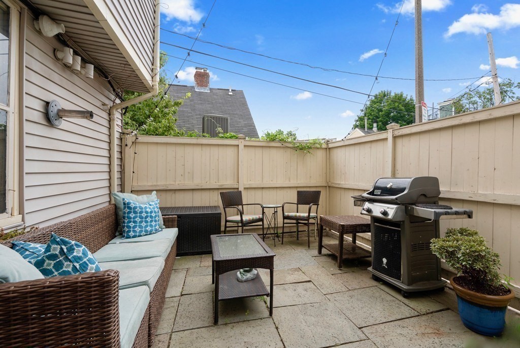 1 bed, 1 bath apartment for rent at 256 Bunker Hill St Unit 2, Charlestown — photo 10 of 11