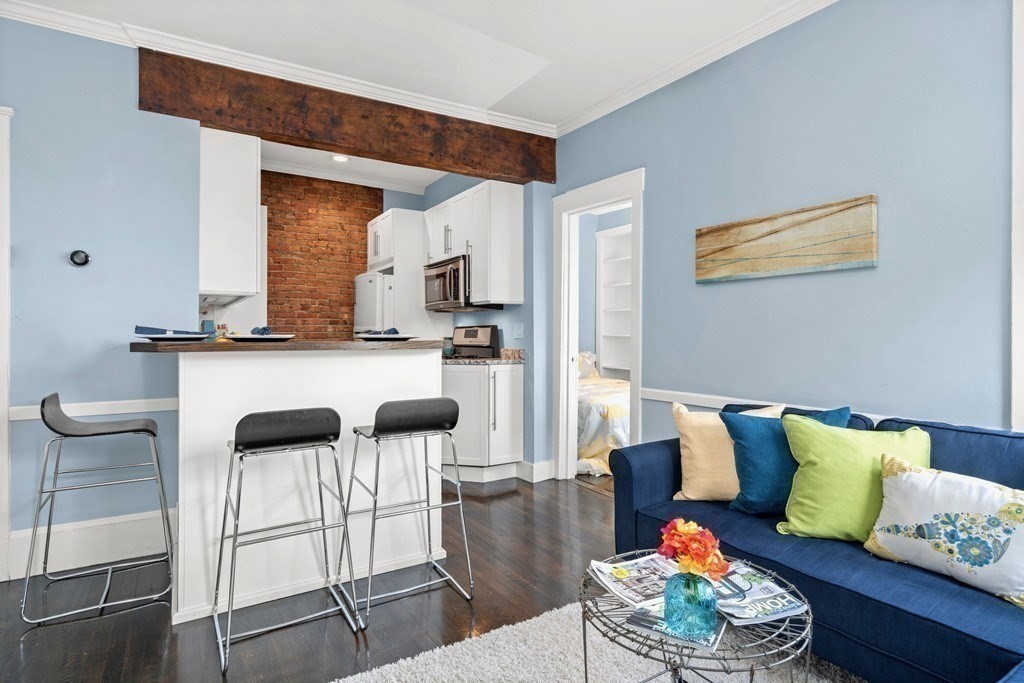 1 bed, 1 bath apartment for rent at 256 Bunker Hill St Unit 2, Charlestown — photo 4 of 11