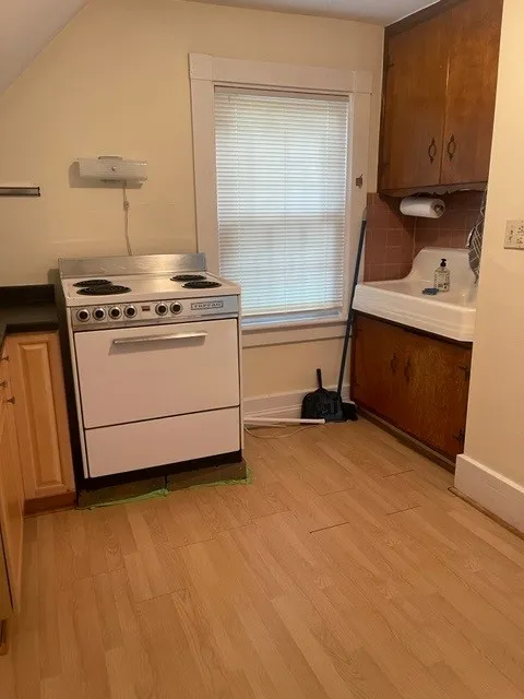 1 bed, 1 bath apartment for rent at 256 Lowell Ave Unit 2, Newtonville — photo 3 of 9