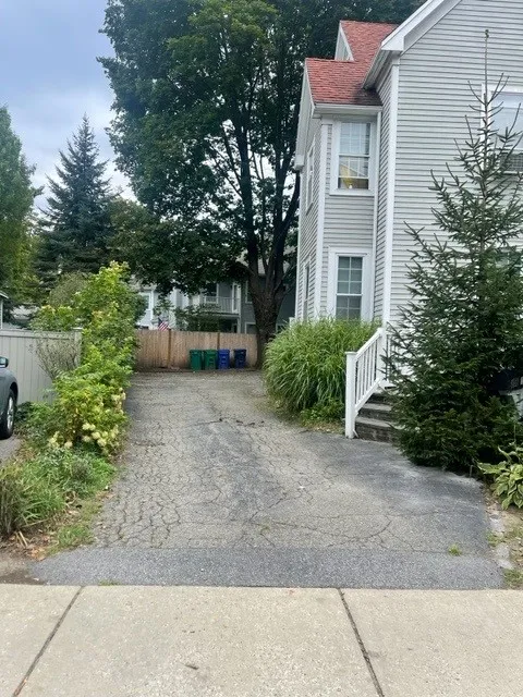 1 bed, 1 bath apartment for rent at 256 Lowell Ave Unit 2, Newtonville — photo 9 of 9