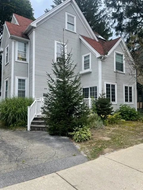1 bed, 1 bath apartment for rent at 256 Lowell Ave Unit 2, Newtonville — photo 1 of 9