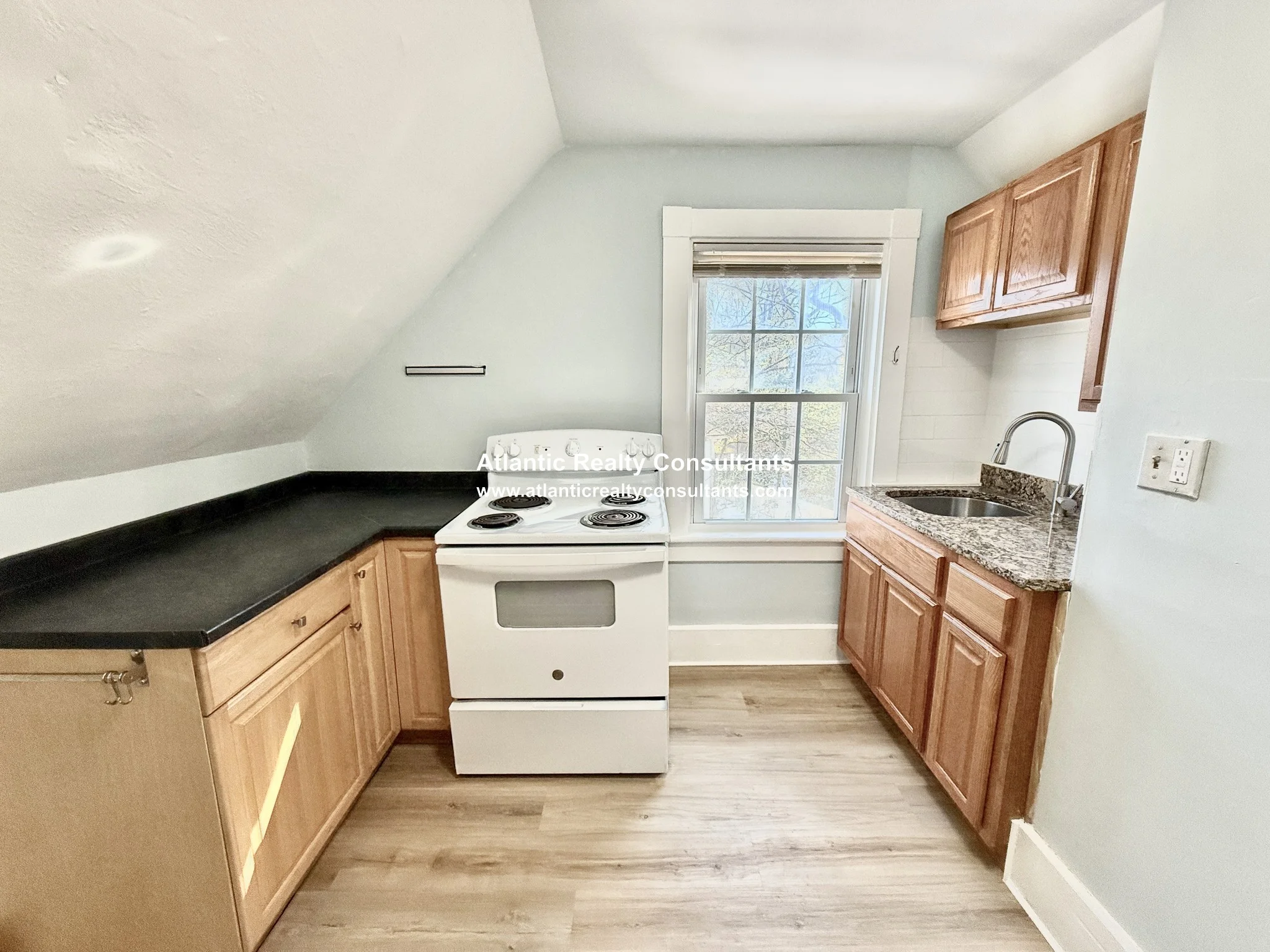 1 bed, 1 bath apartment for rent at 256 Lowell Ave Unit PH, Newtonville — photo 6 of 13