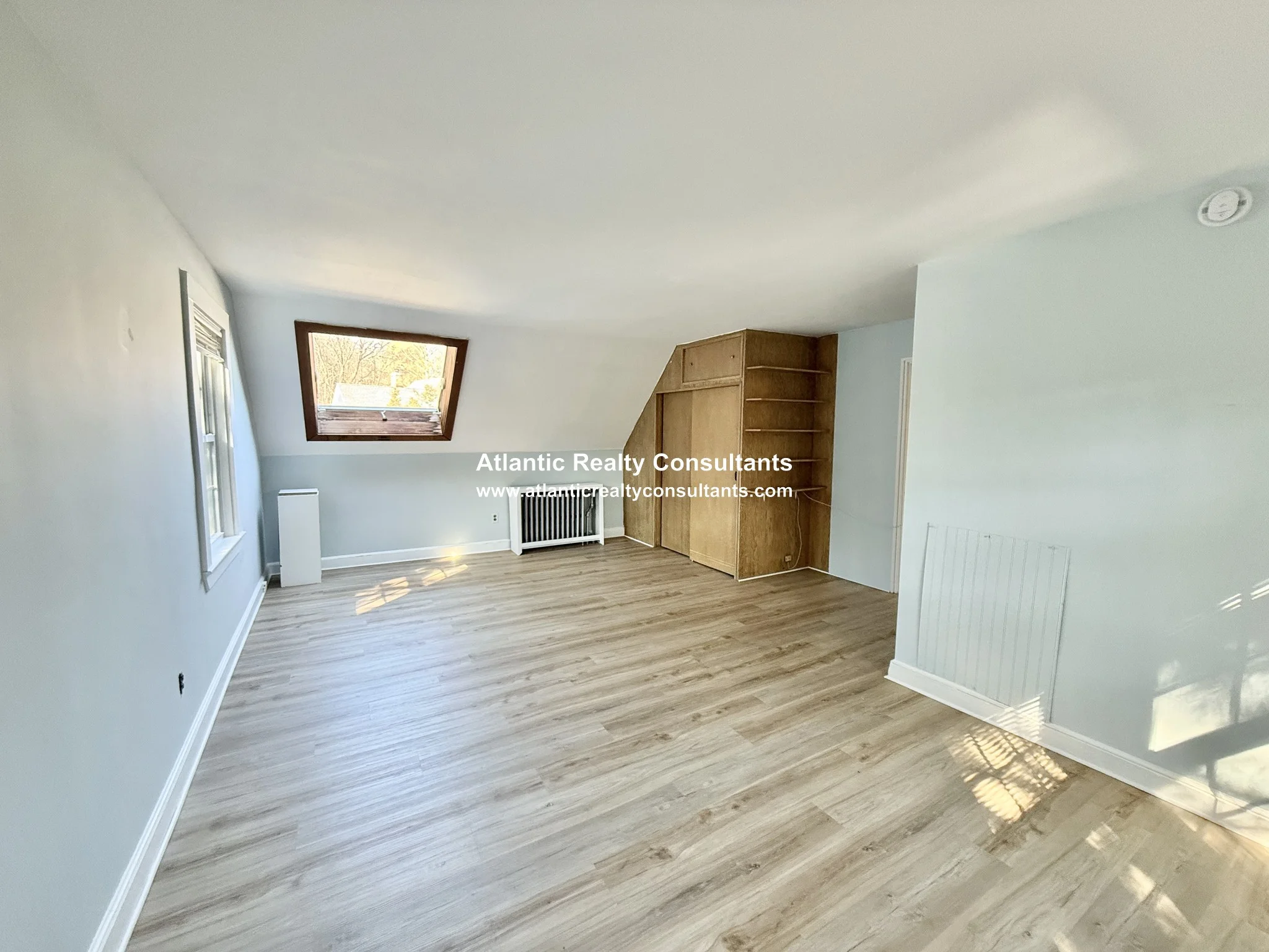 1 bed, 1 bath apartment for rent at 256 Lowell Ave Unit PH, Newtonville — photo 3 of 13