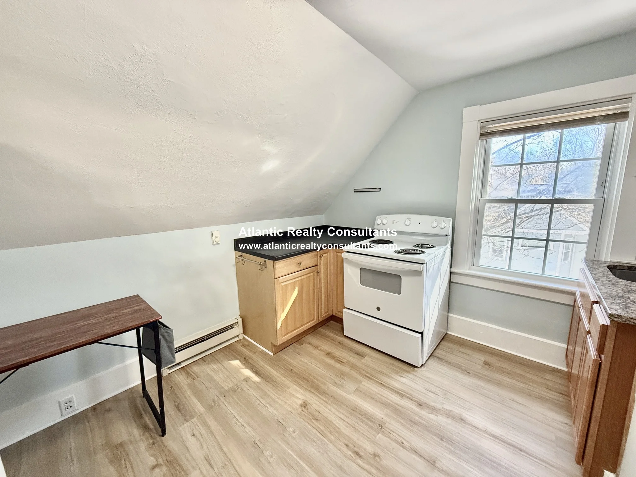 1 bed, 1 bath apartment for rent at 256 Lowell Ave Unit PH, Newtonville — photo 7 of 13