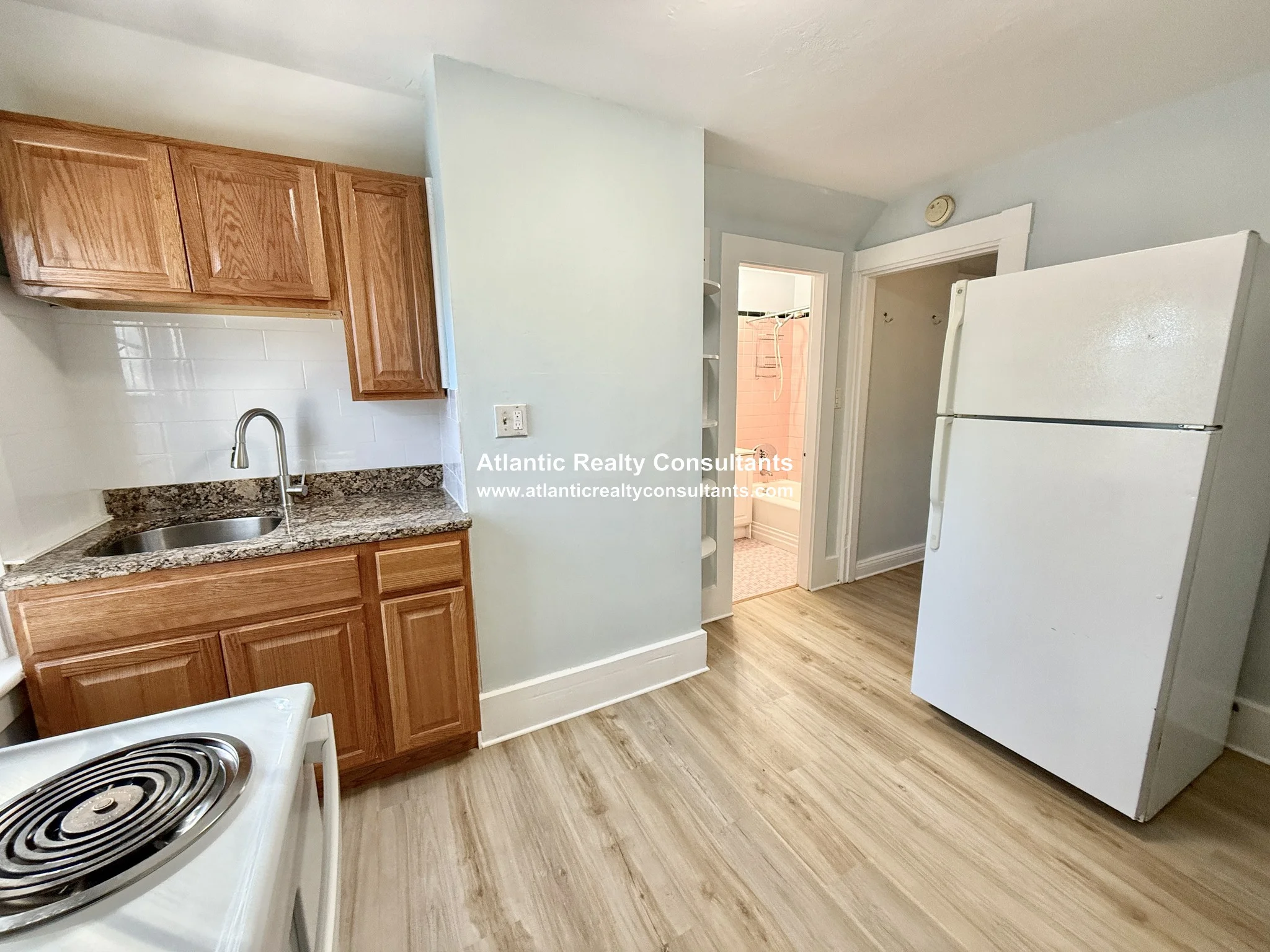 1 bed, 1 bath apartment for rent at 256 Lowell Ave Unit PH, Newtonville — photo 8 of 13