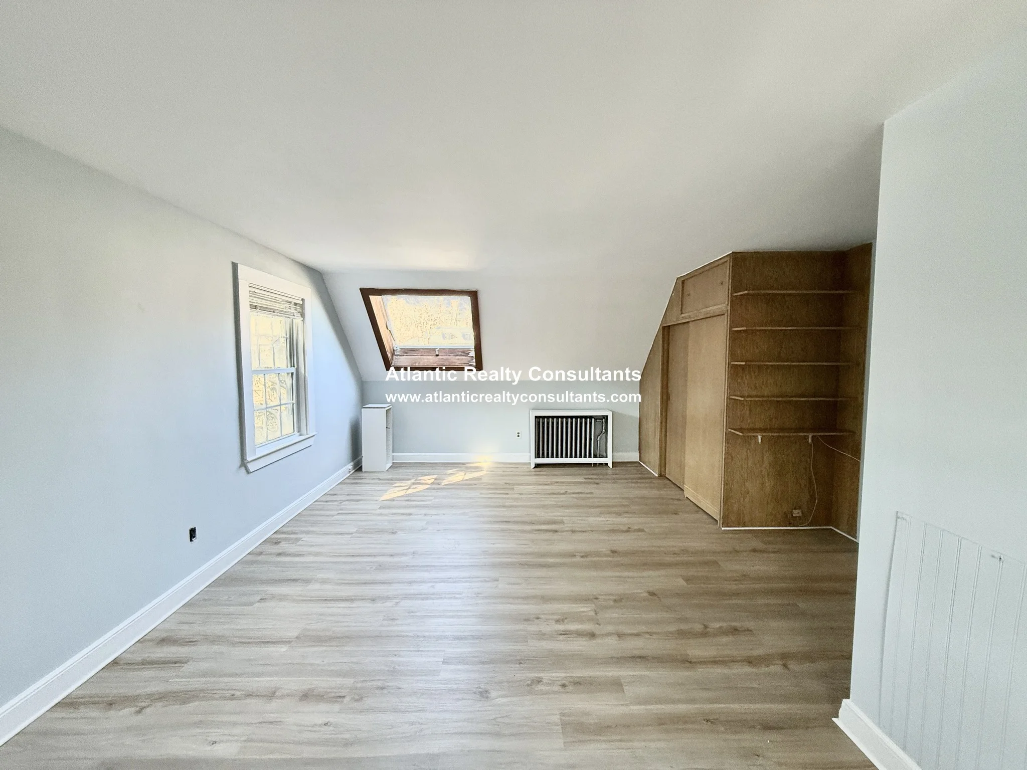 1 bed, 1 bath apartment for rent at 256 Lowell Ave Unit PH, Newtonville — photo 4 of 13