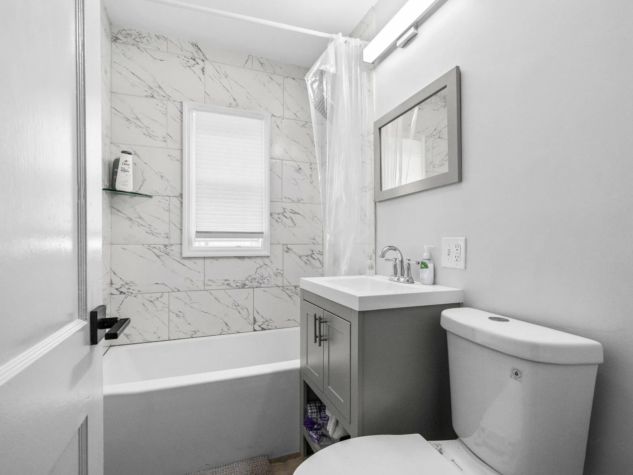 4 bed, 2 bath apartment for rent at 256 Main St Unit 2, South Medford — photo 9 of 18