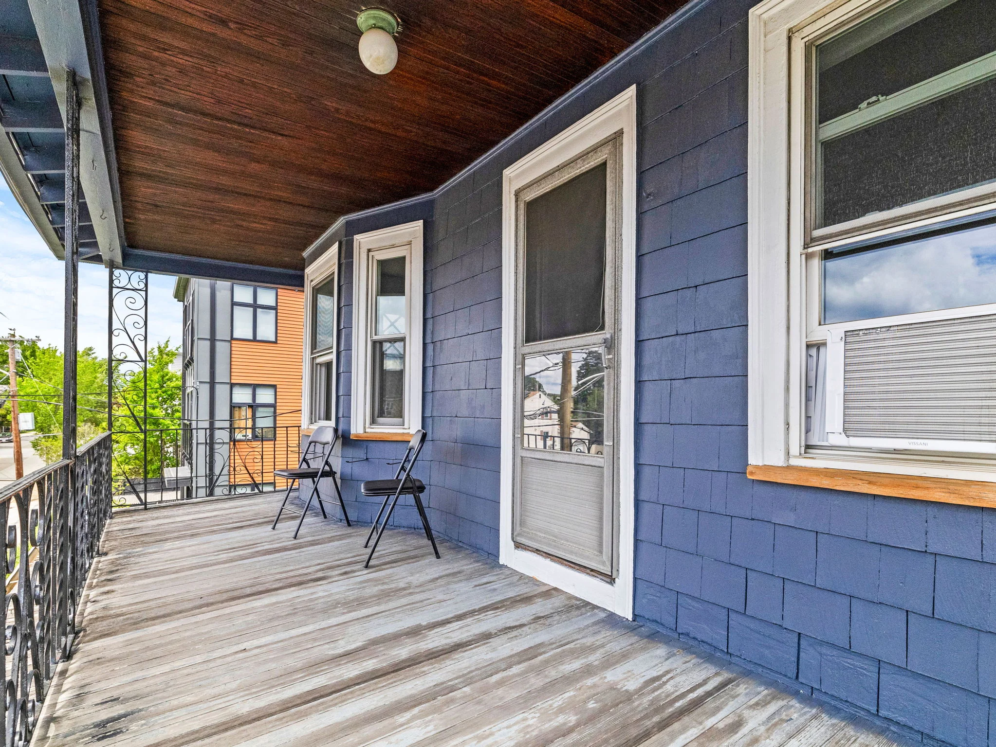 4 bed, 2 bath apartment for rent at 256 Main St Unit 2, South Medford — photo 17 of 18