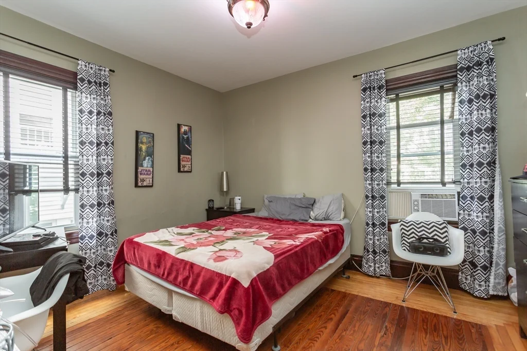 3 bed, 1 bath apartment for rent at 256 Maple St Unit 1, Fall River — photo 9 of 11