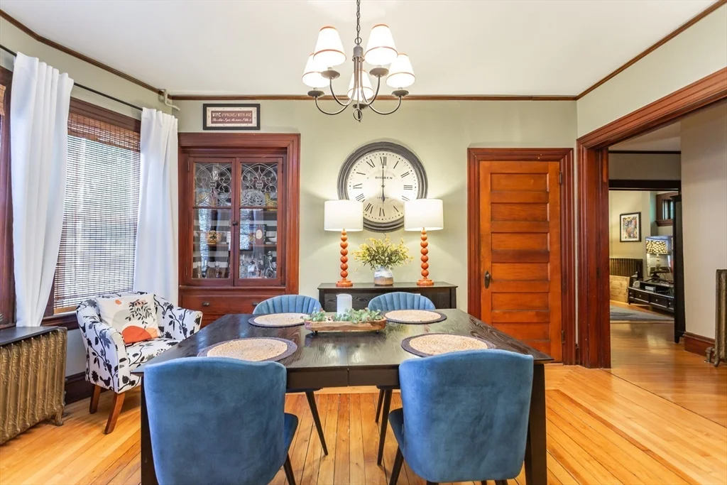 3 bed, 1 bath apartment for rent at 256 Maple St Unit 1, Fall River — photo 1 of 11