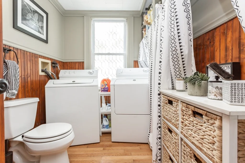 3 bed, 1 bath apartment for rent at 256 Maple St Unit 1, Fall River — photo 5 of 11