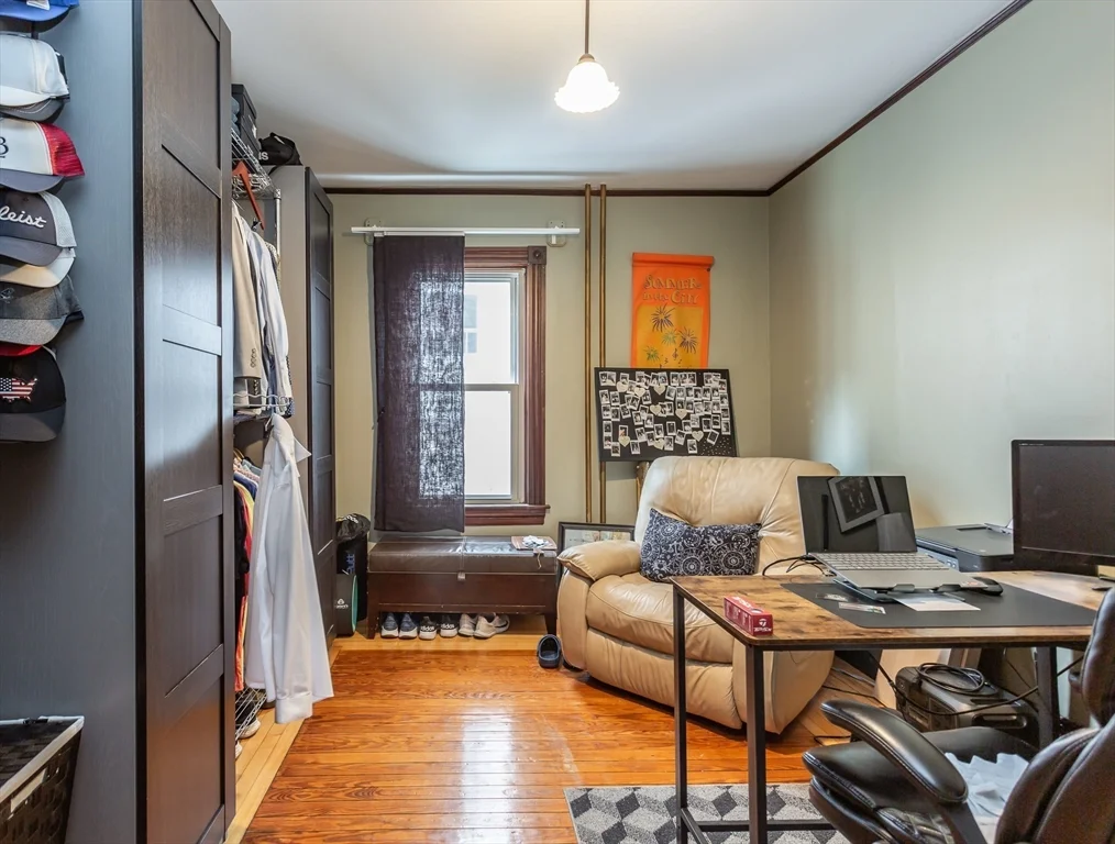 3 bed, 1 bath apartment for rent at 256 Maple St Unit 1, Fall River — photo 8 of 11