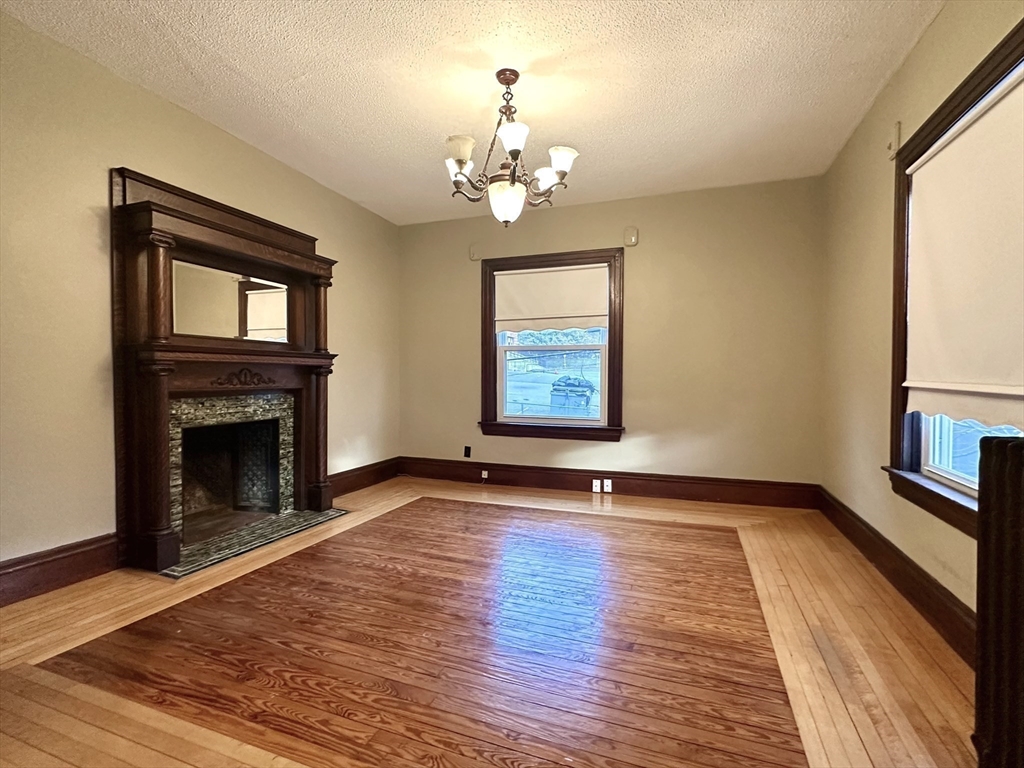3 bed, 1 bath apartment for rent at 256 Maple St Unit 2, Fall River — photo 10 of 21