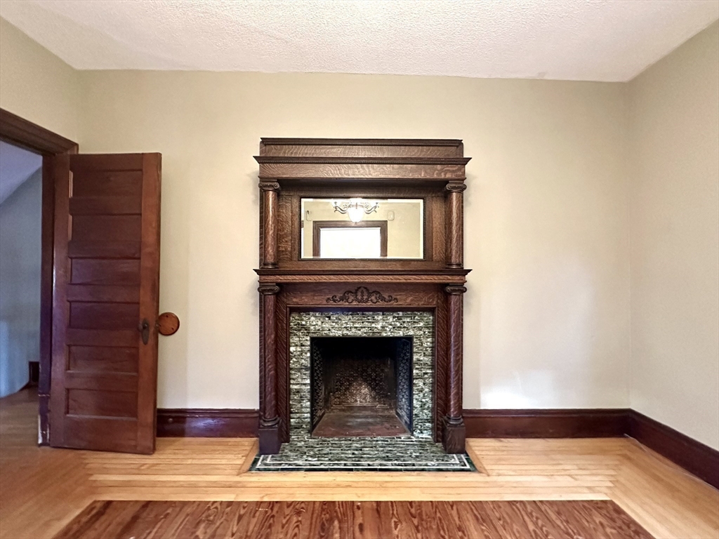 3 bed, 1 bath apartment for rent at 256 Maple St Unit 2, Fall River — photo 9 of 21