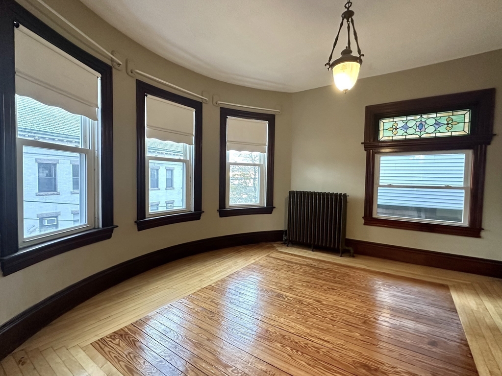 3 bed, 1 bath apartment for rent at 256 Maple St Unit 2, Fall River — photo 8 of 21