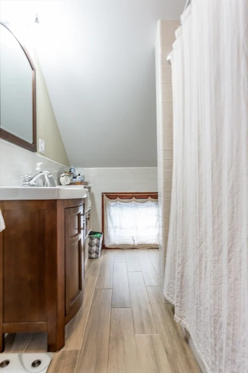 1 bed, 1 bath apartment for rent at 256 Maple St Unit 3, Fall River — photo 6 of 11
