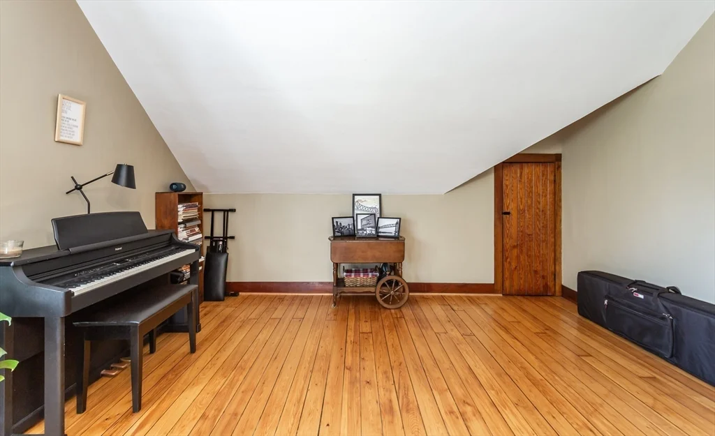 1 bed, 1 bath apartment for rent at 256 Maple St Unit 3, Fall River — photo 4 of 11