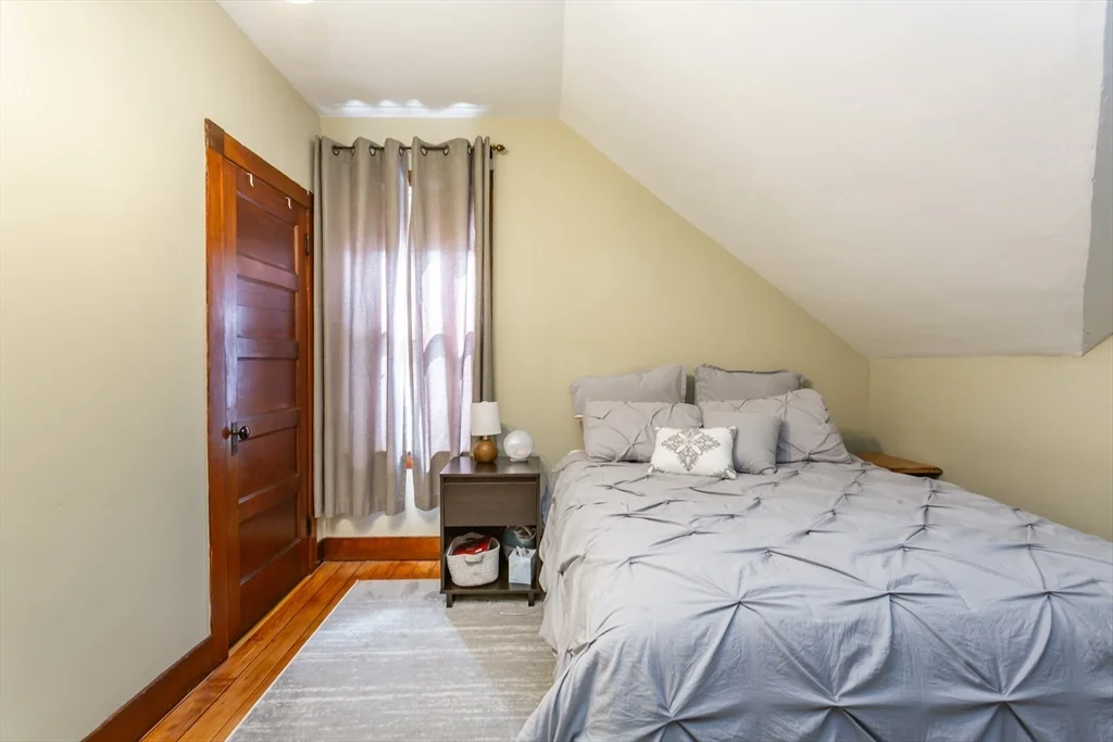 1 bed, 1 bath apartment for rent at 256 Maple St Unit 3, Fall River — photo 5 of 11