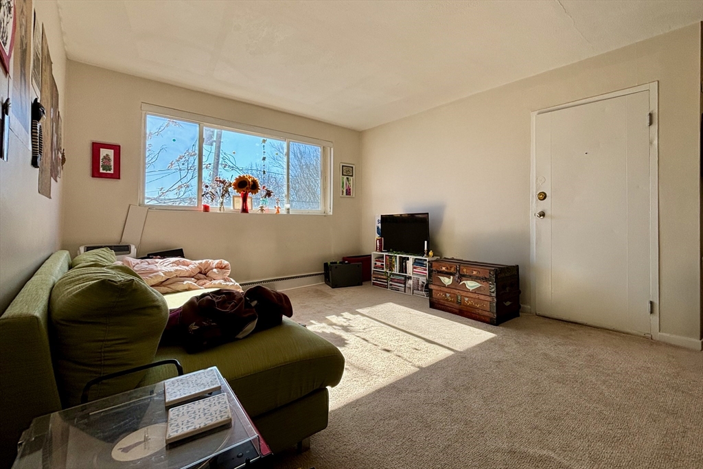 2 bed, 1 bath apartment for rent at 256 Parker Hill Ave Unit 12, Mission Hill — photo 1 of 9