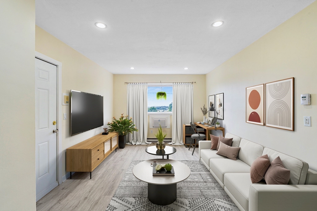 2 bed, 1 bath apartment for rent at 256 Parker Hill Ave Unit 5, Mission Hill — photo 3 of 13