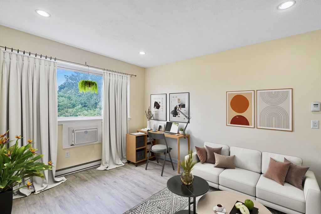 2 bed, 1 bath apartment for rent at 256 Parker Hill Ave Unit 5, Mission Hill — photo 2 of 13